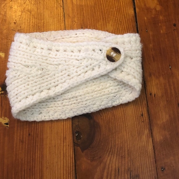 White winter headband - Picture 2 of 2